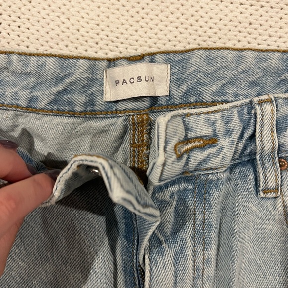 PacSun High Rise Light Blue Jeans - Picture 2 of 6